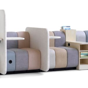 Affect Acoustic bob job blå station modulaarinen sohva, jossa on hyllyjä ja tilanjakajia.